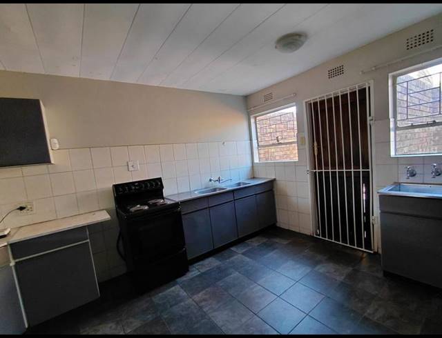 3 BEDROOM PROPERTY TO RENT IN VANDERBIJLPARK CE 3